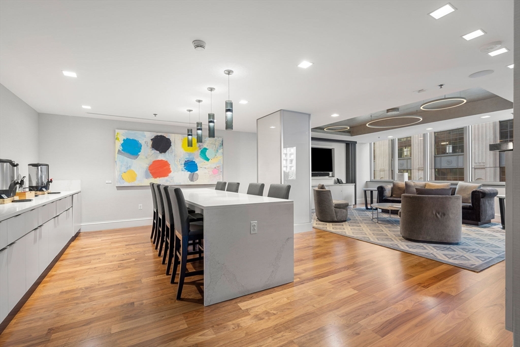 1 Charles Street S # 1112