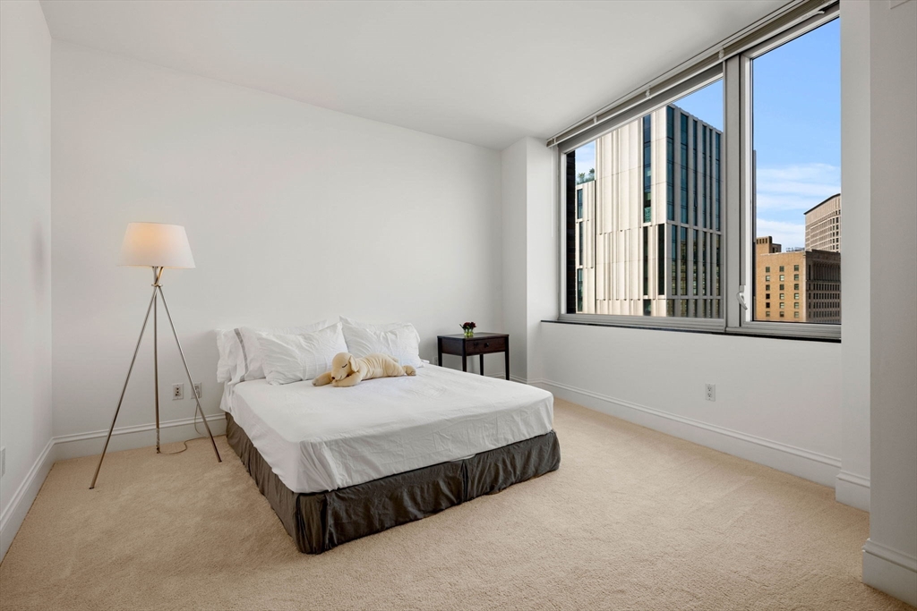 1 Charles Street S # 1112