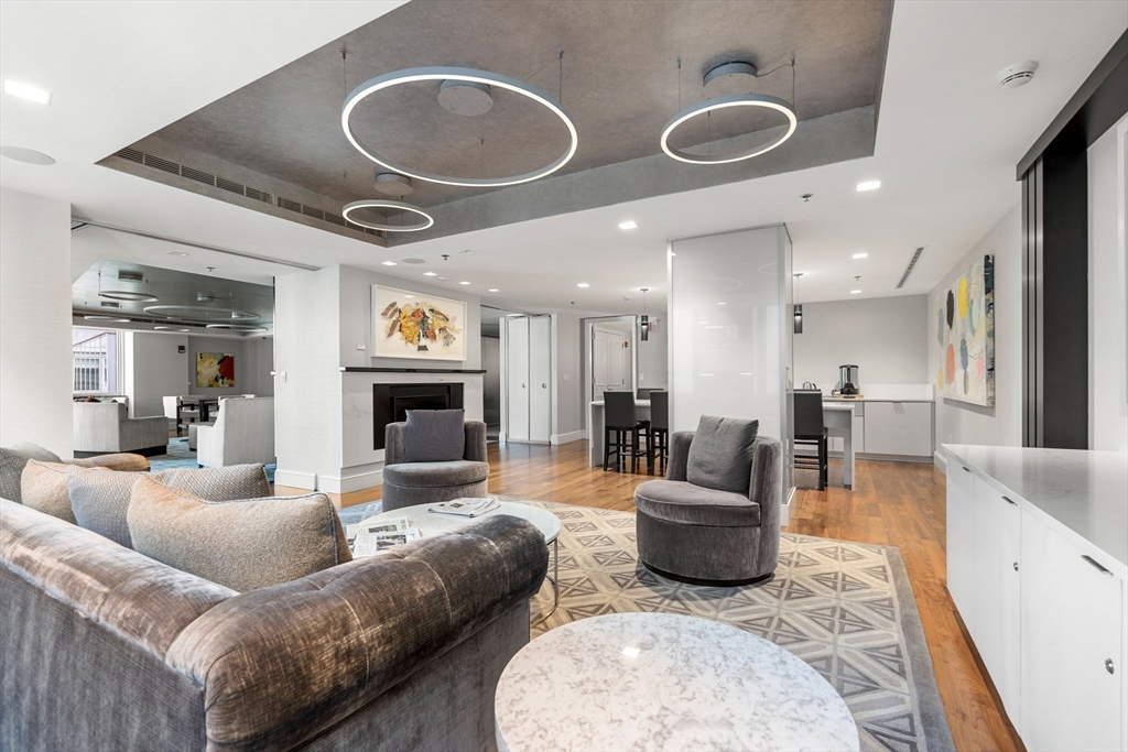 1 Charles Street S # 1112