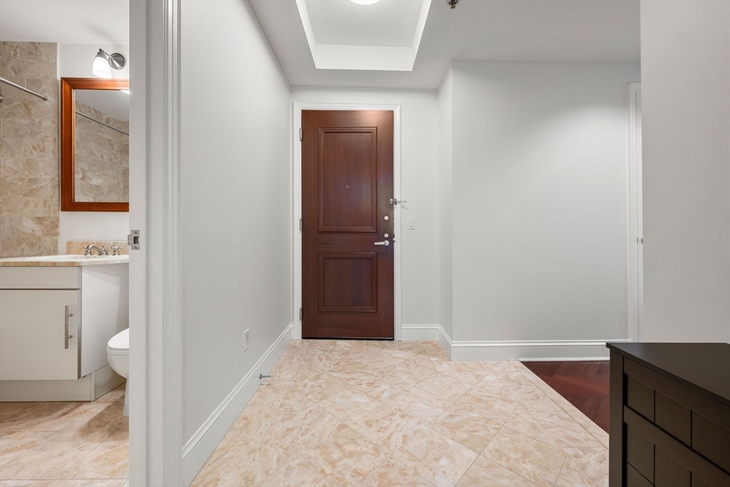 1 Charles Street S # 1112