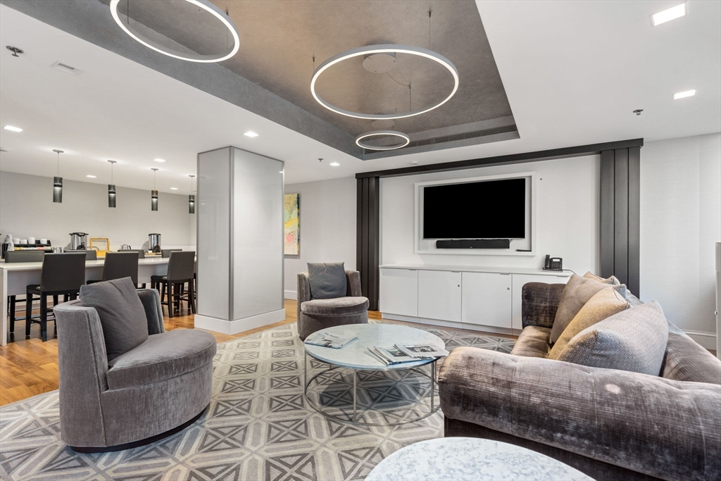 1 Charles Street S # 1112