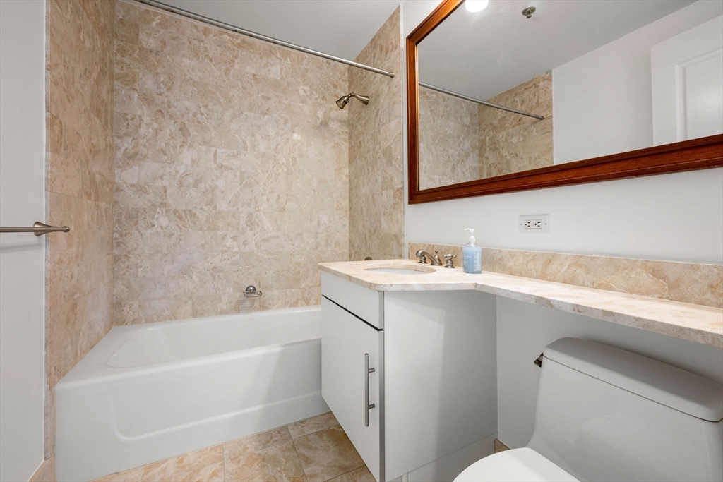 1 Charles Street S # 1112