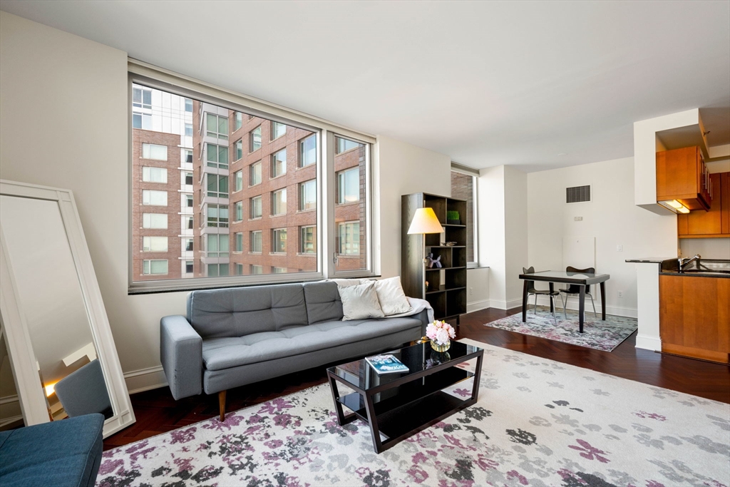 1 Charles Street S # 1112