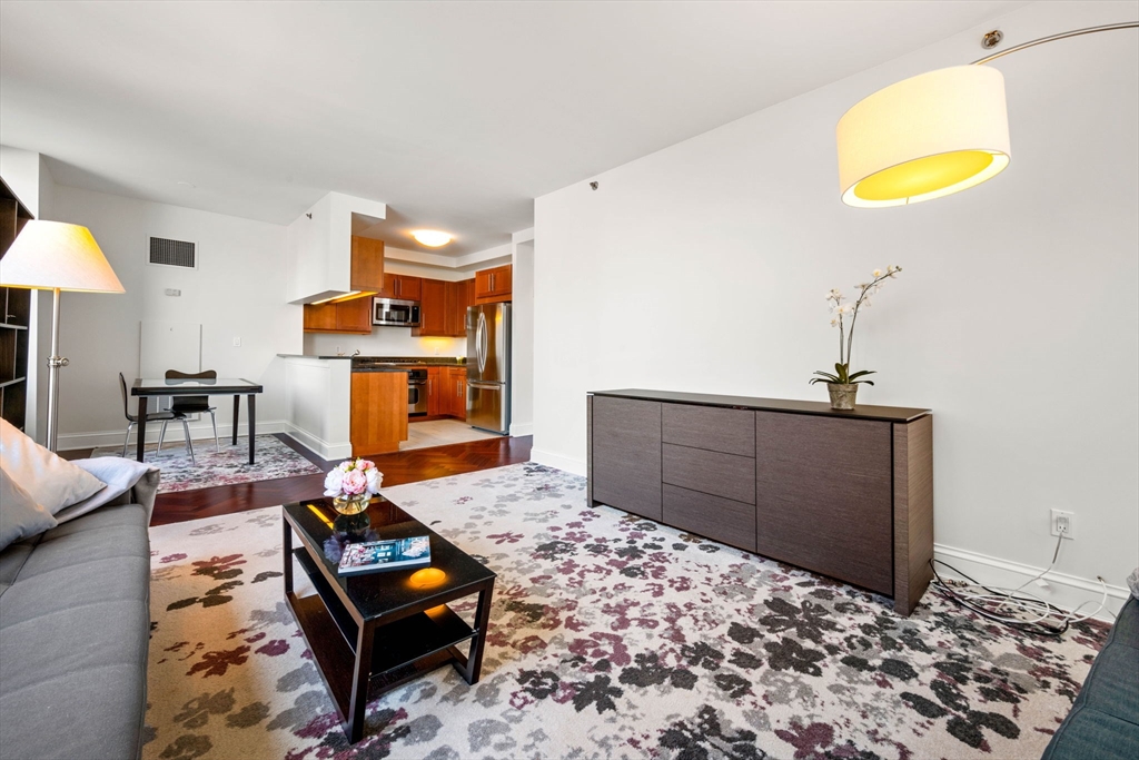 1 Charles Street S # 1112