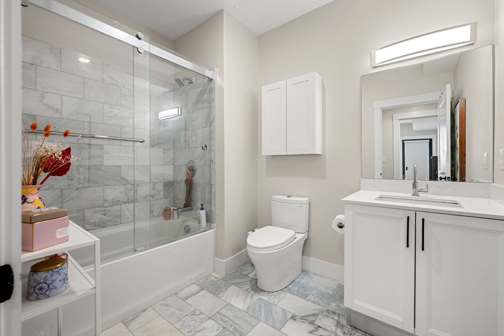 305 Webster Ave # 406