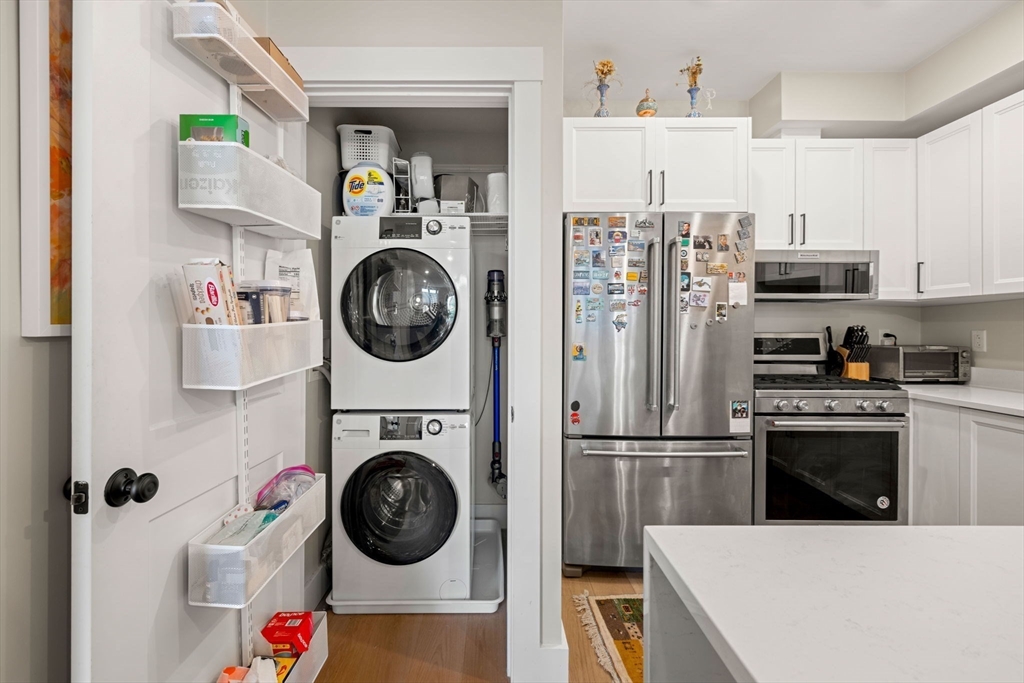 305 Webster Ave # 406