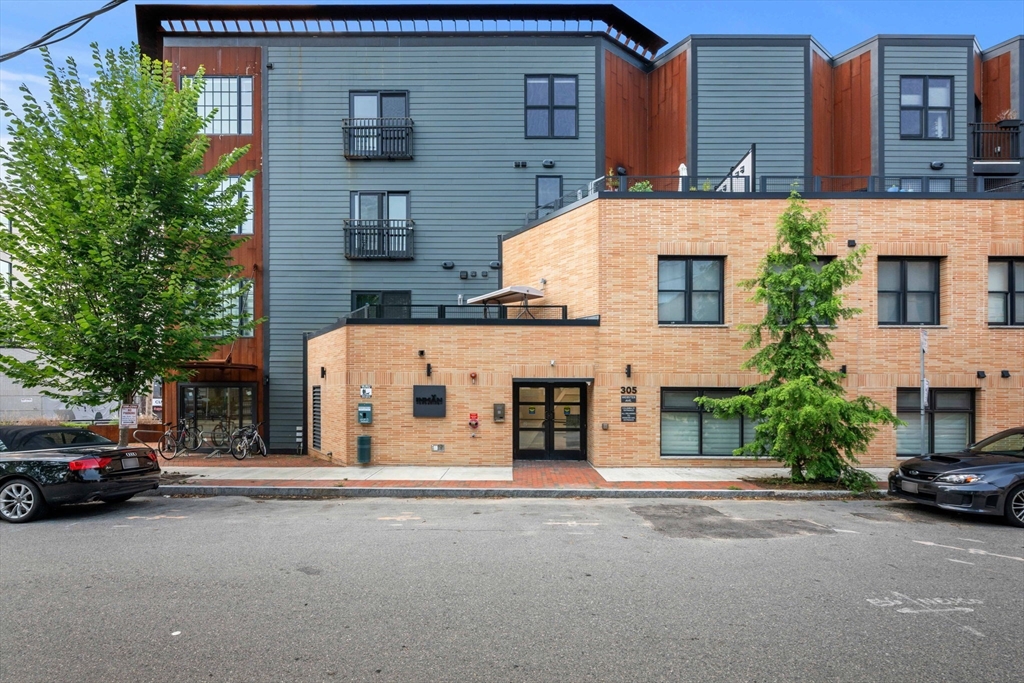 305 Webster Ave # 406