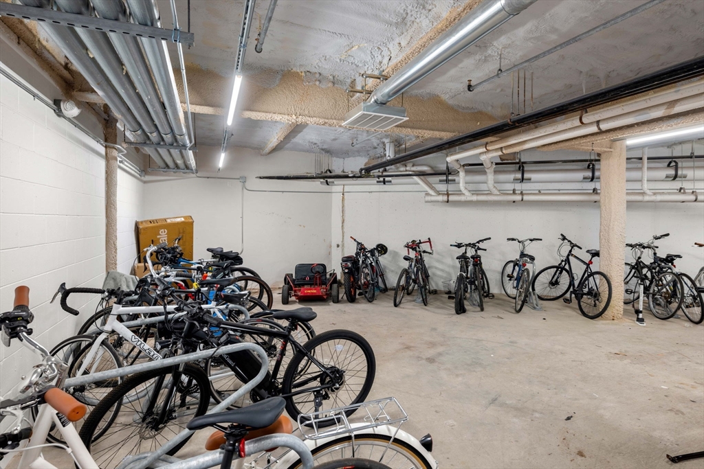 305 Webster Ave # 406