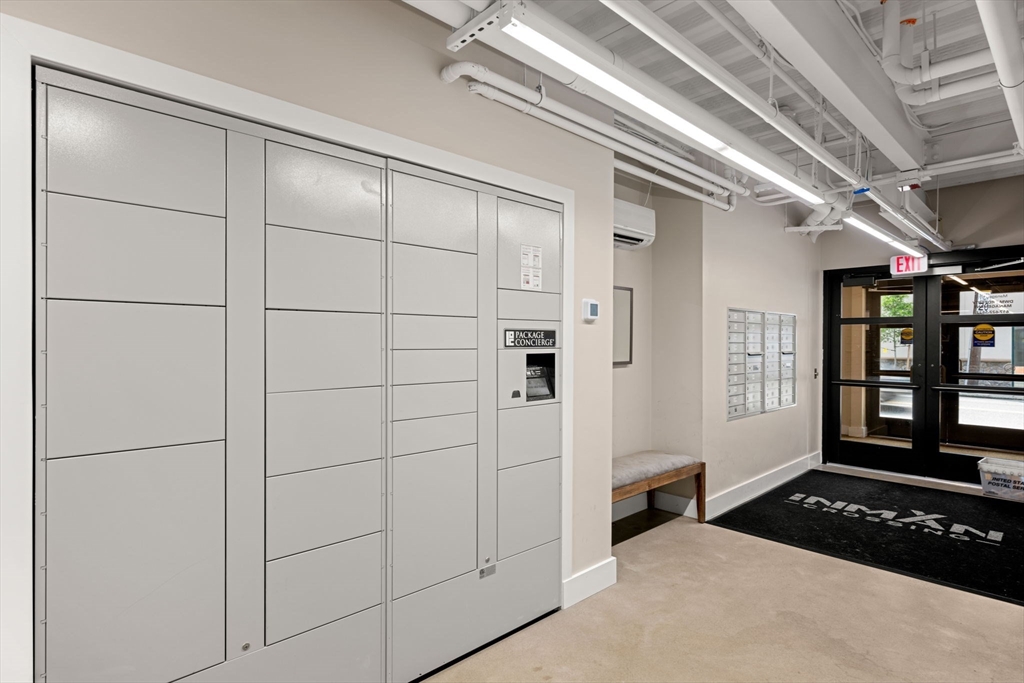 305 Webster Ave # 406