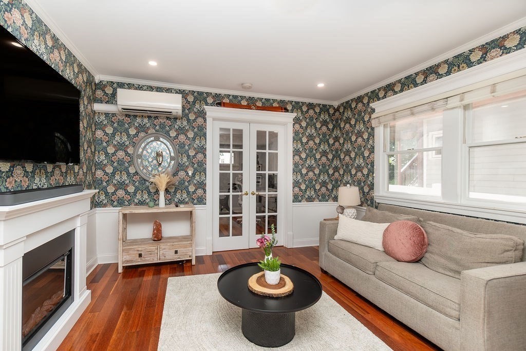 247 Everett Street # 1