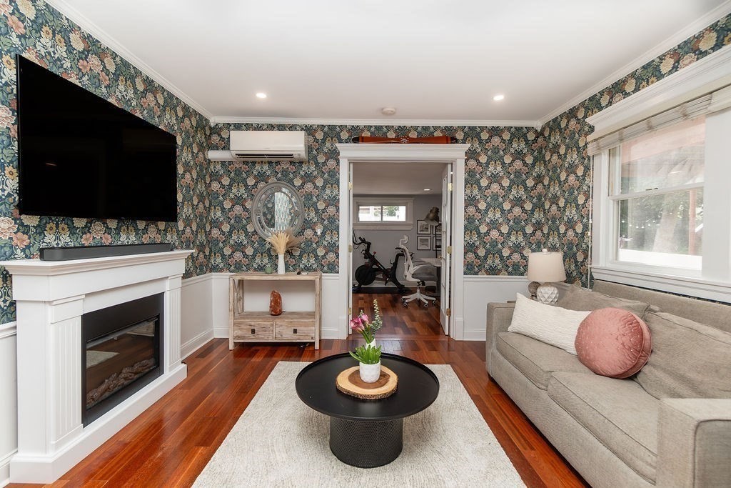 247 Everett Street # 1