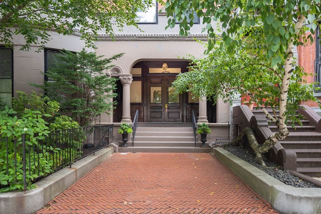 290 Commonwealth Ave # 20