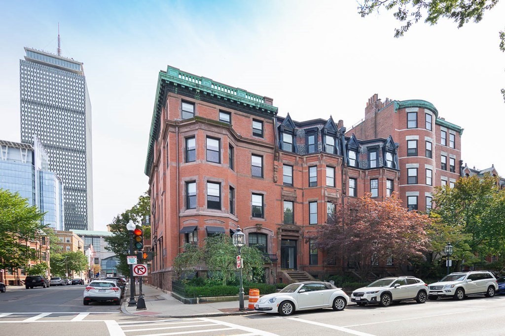 290 Commonwealth Ave # 20