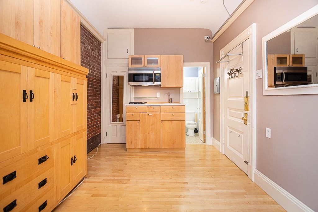 290 Commonwealth Ave # 20