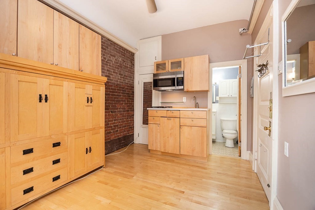 290 Commonwealth Ave # 20