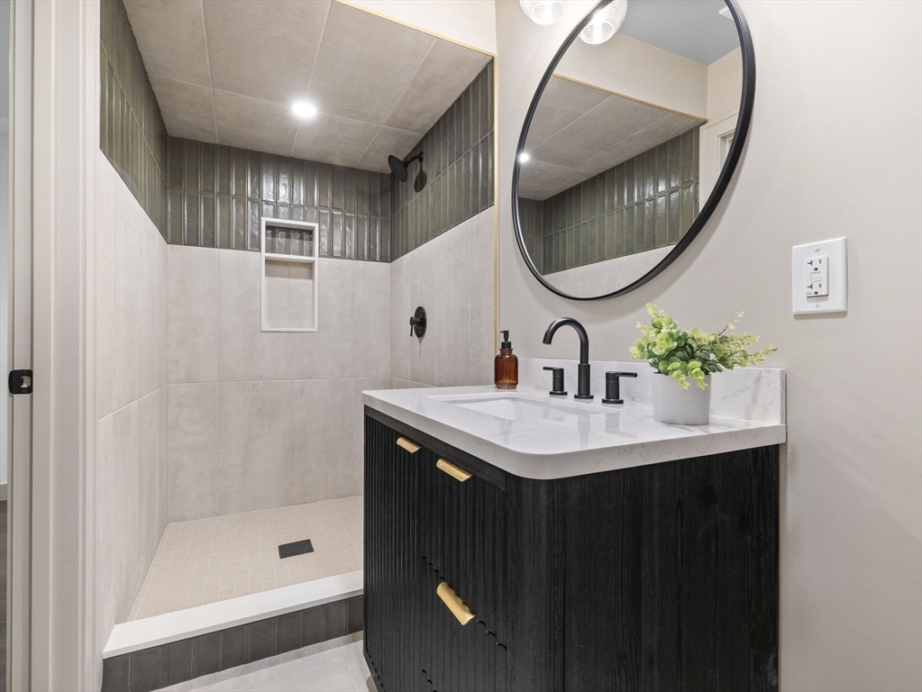 28 Winter St # 28