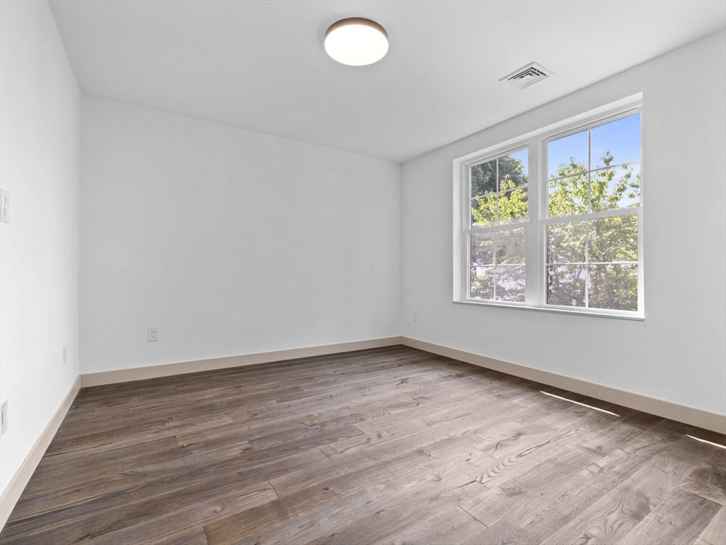 28 Winter St # 28
