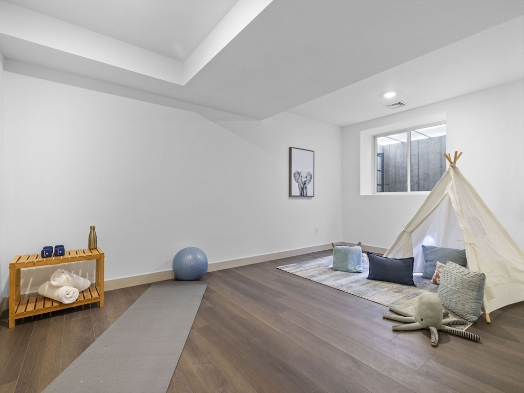 28 Winter St # 28