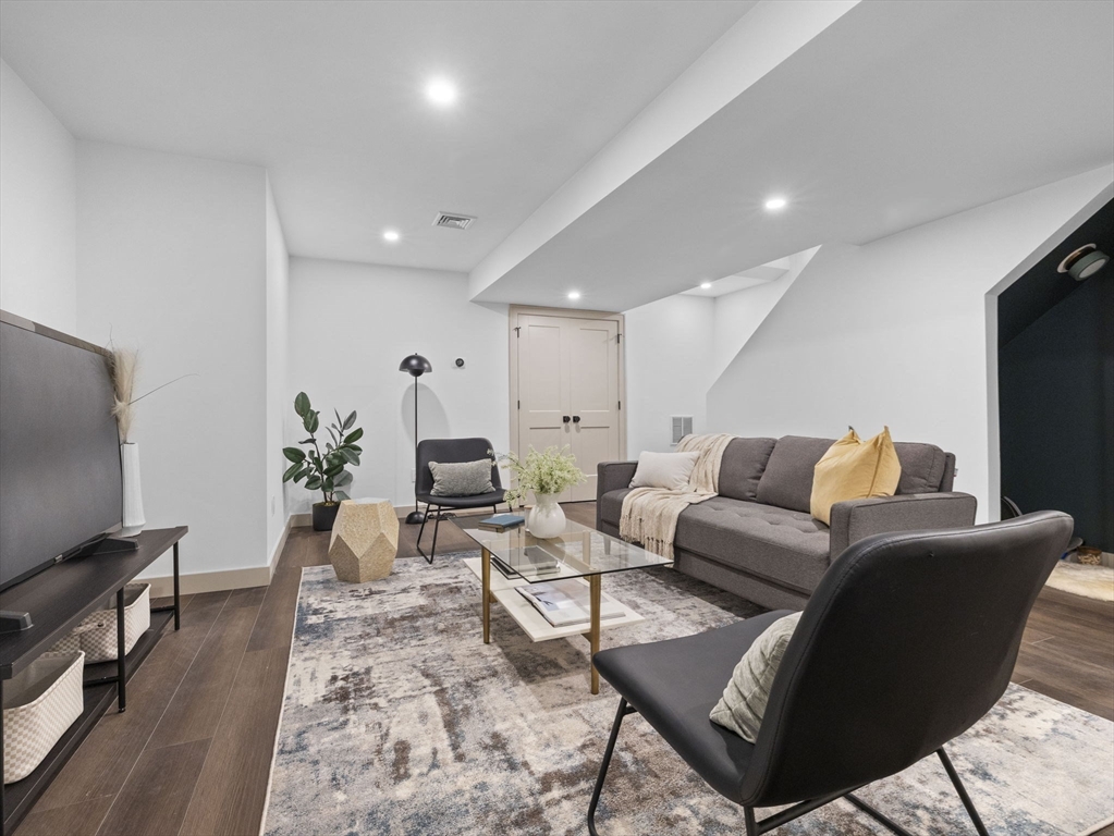 28 Winter St # 28
