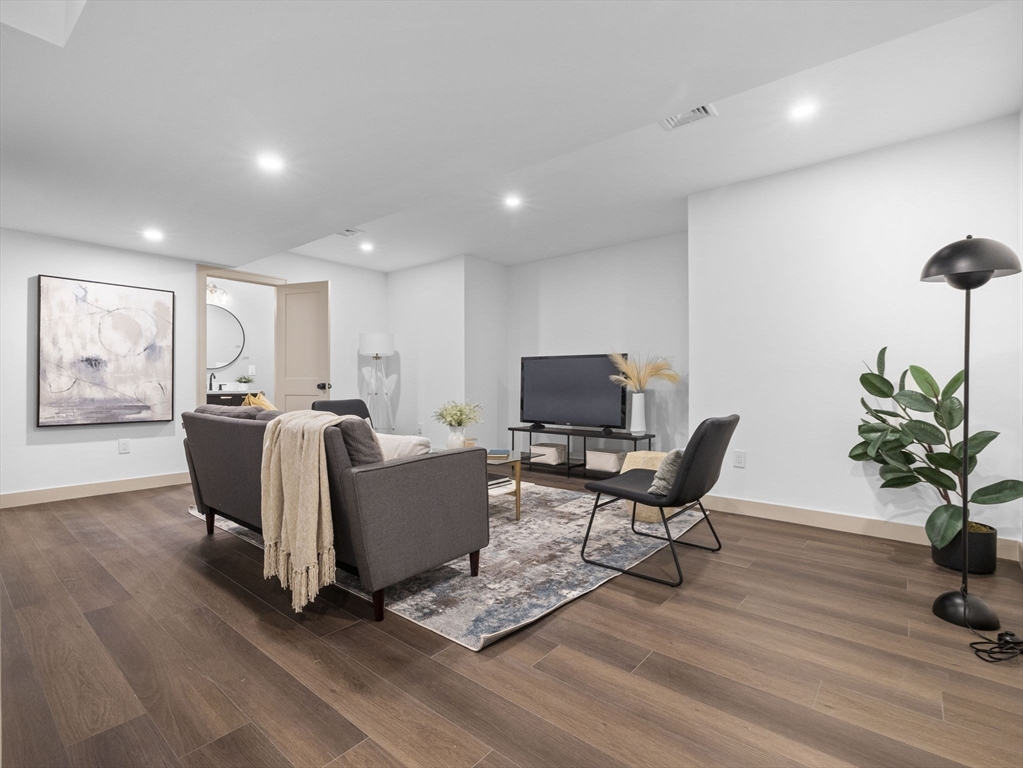28 Winter St # 28