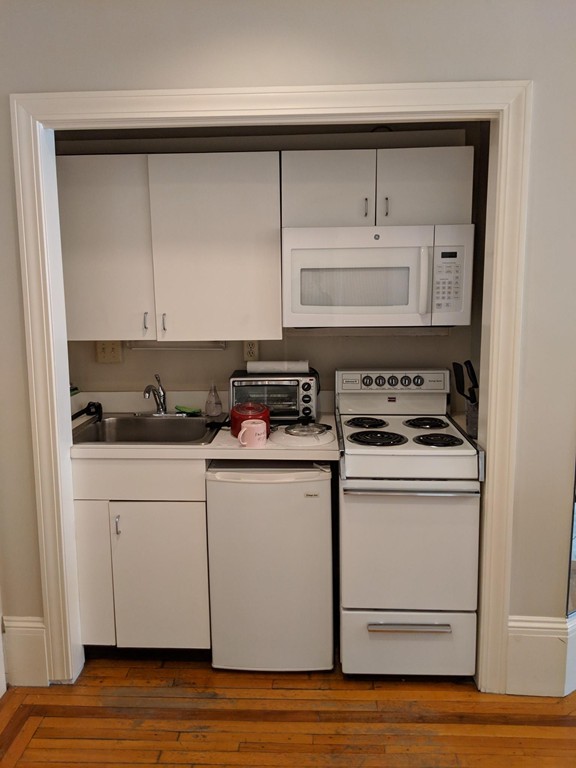 16 Commonwealth Ave # 12