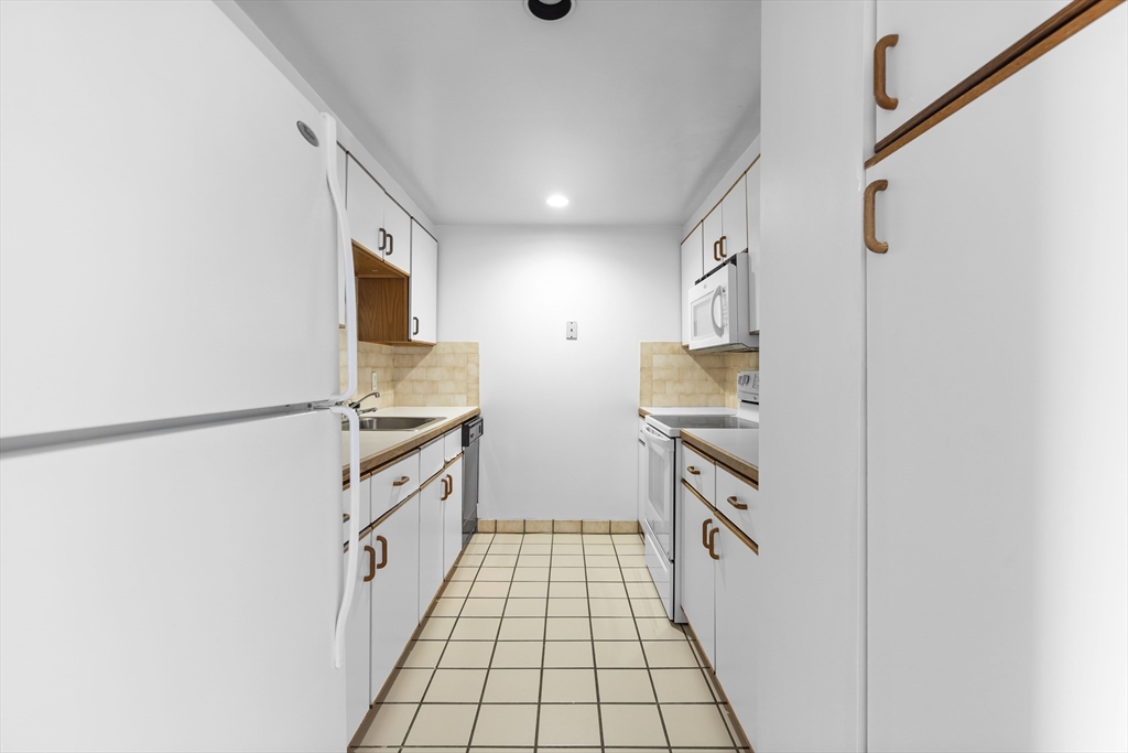 50 Boatswains Way # 204