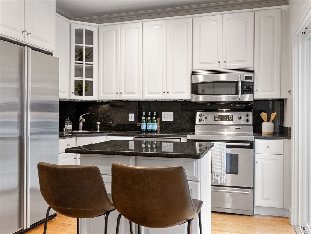 16 Park St # 1