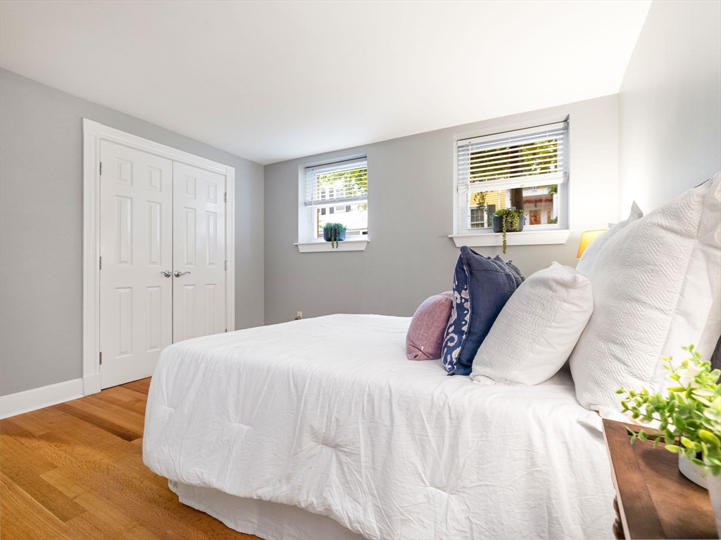 16 Park St # 1