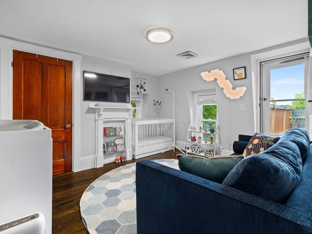 86 Myrtle St # 2