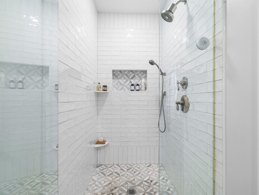86 Myrtle St # 2