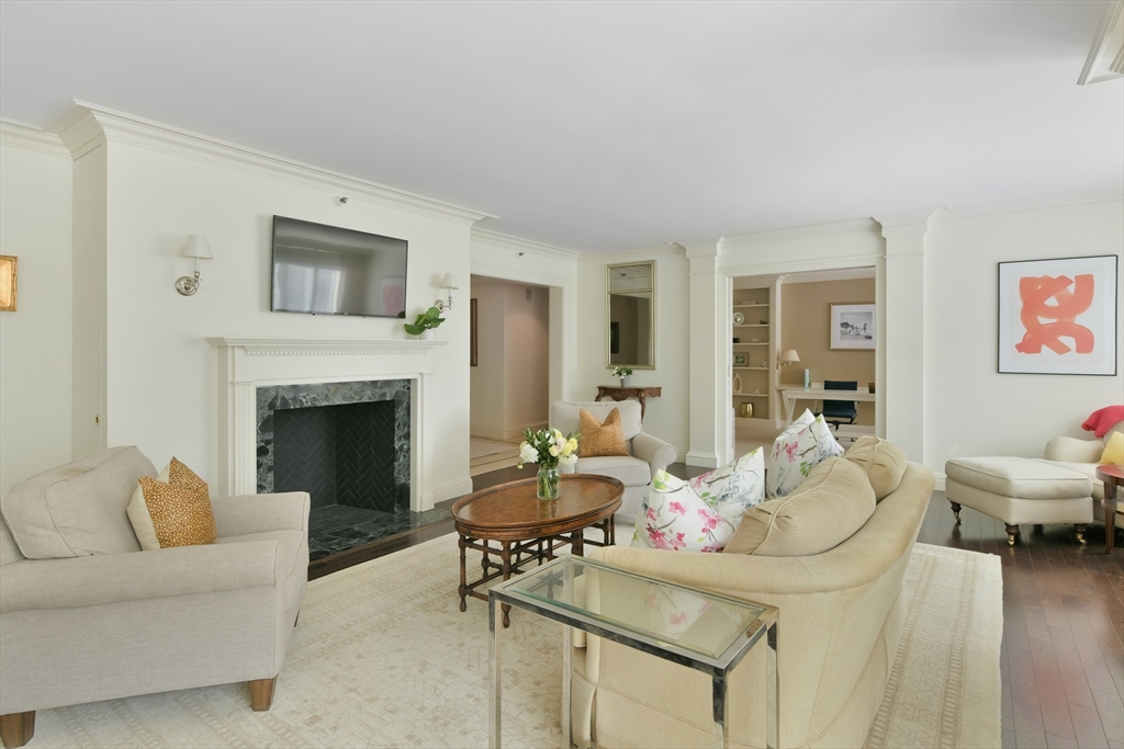 220 Boylston St # 1216