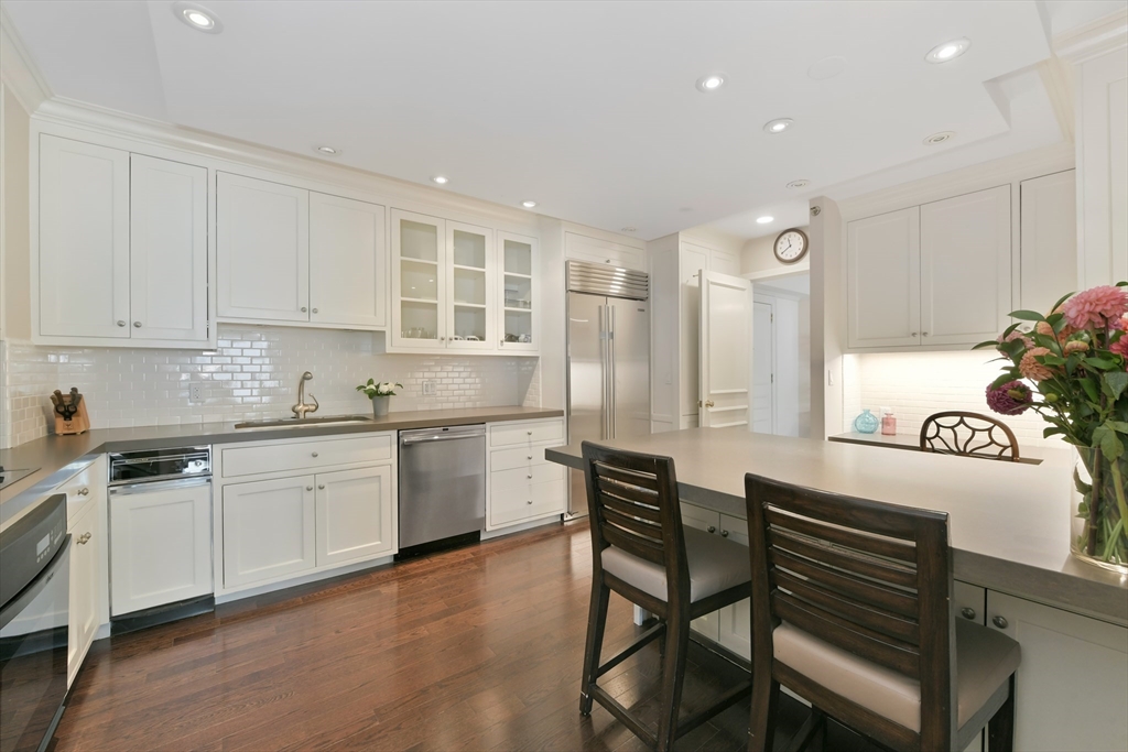220 Boylston St # 1216