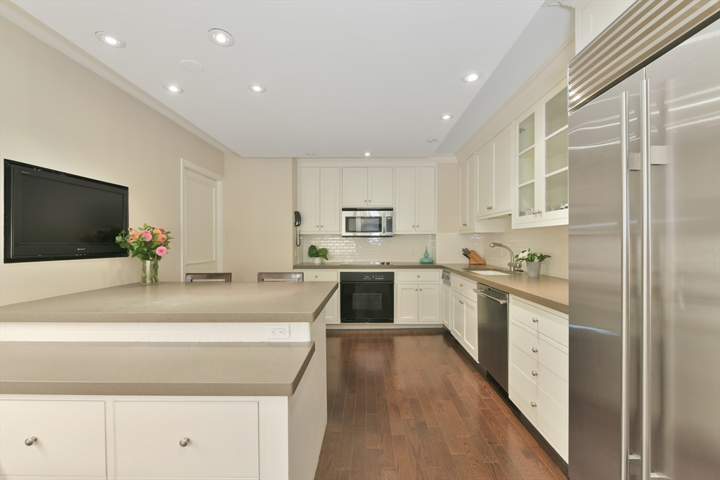 220 Boylston St # 1216