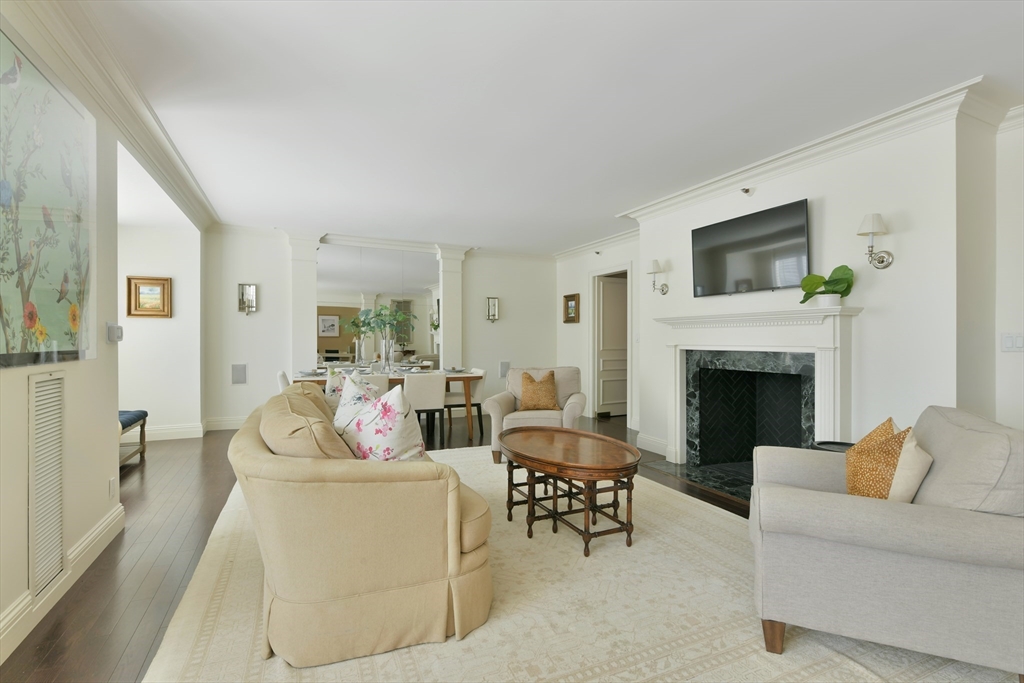 220 Boylston St # 1216