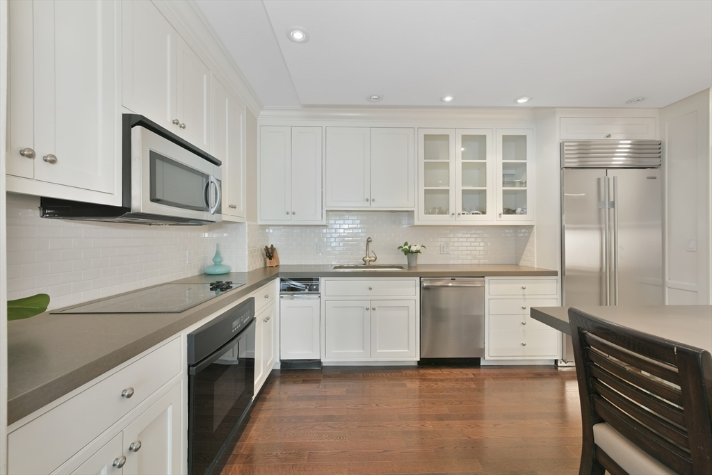 220 Boylston St # 1216