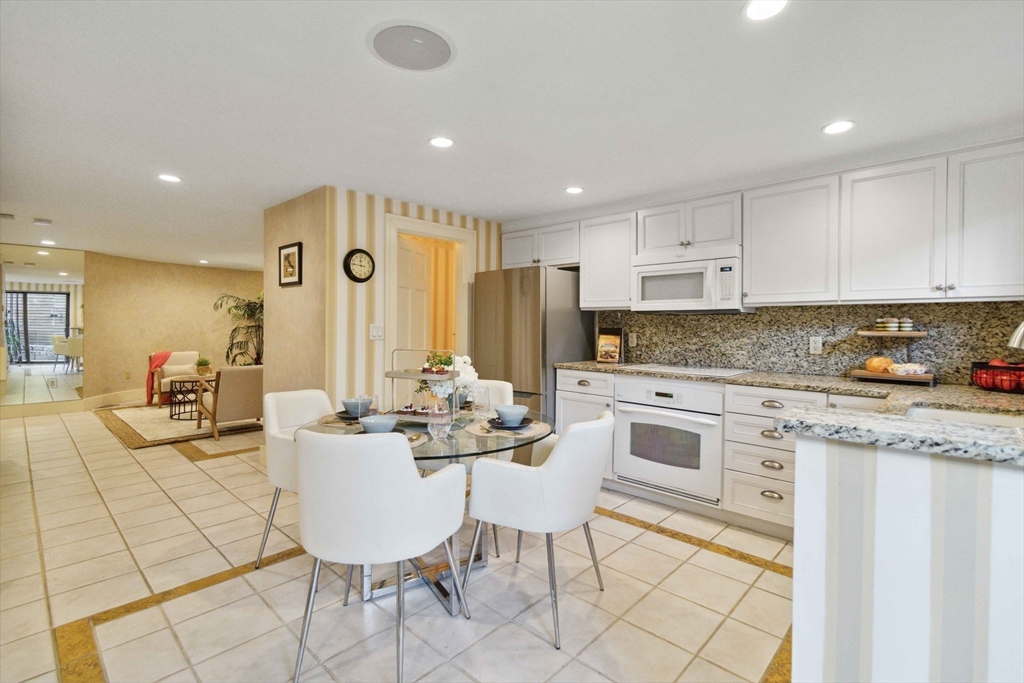 223 W Newton # 1