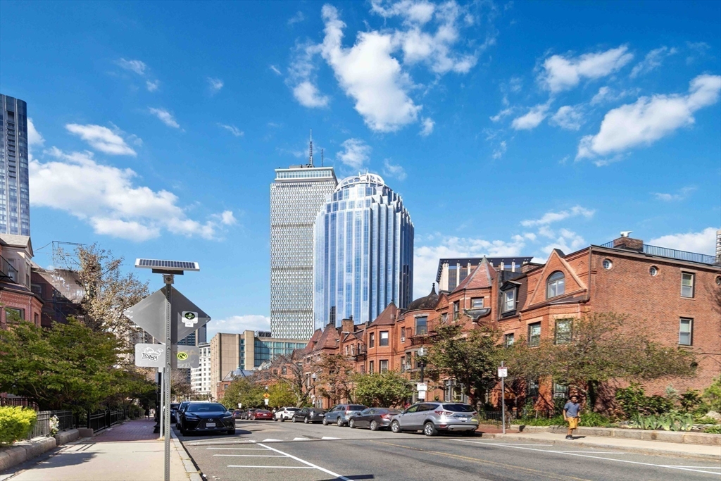 223 W Newton # 1