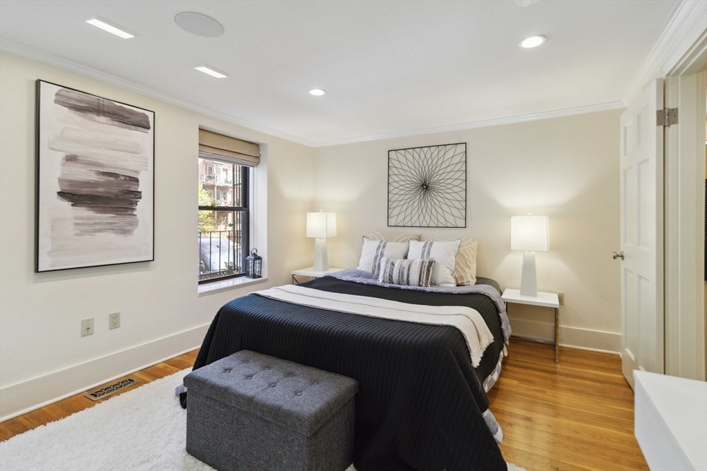 223 W Newton # 1