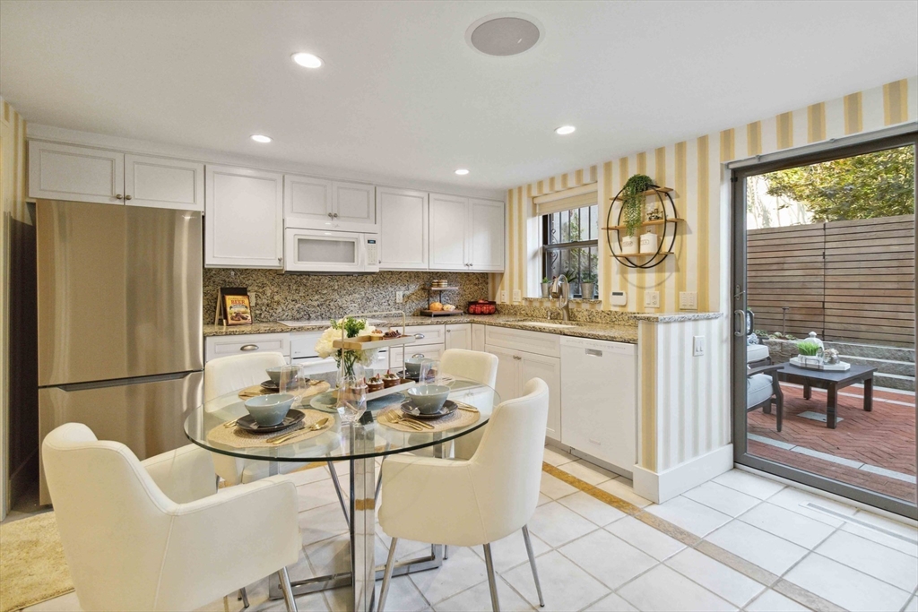 223 W Newton # 1