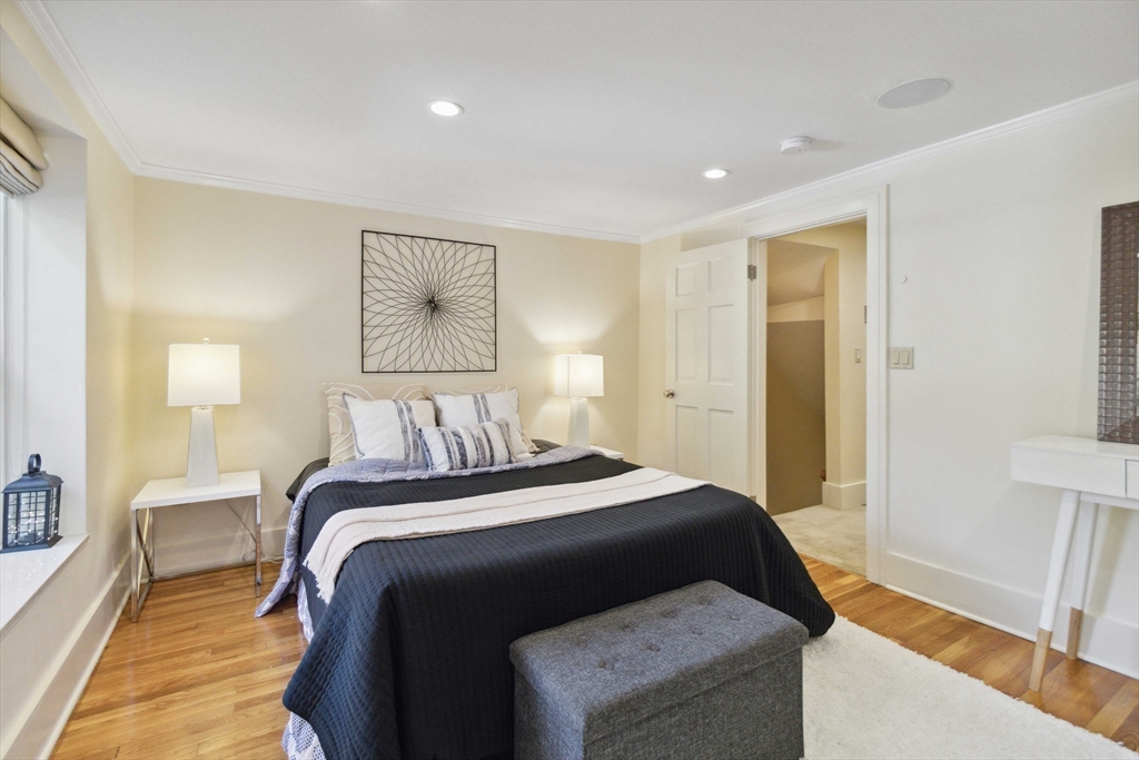 223 W Newton # 1
