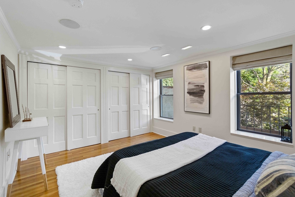 223 W Newton # 1