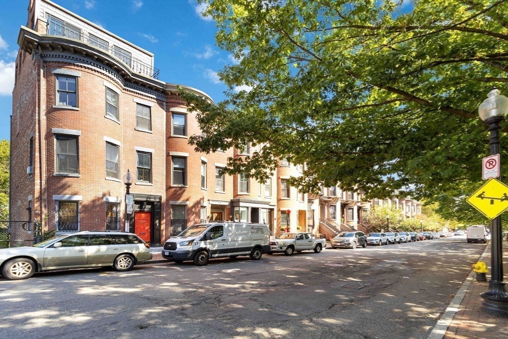 223 W Newton # 1