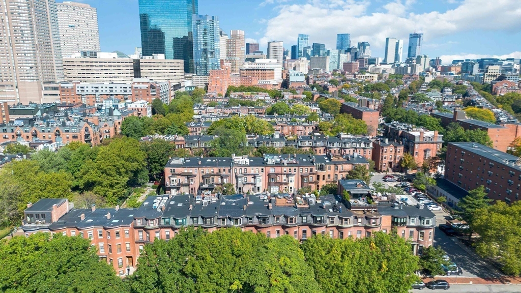 223 W Newton # 1