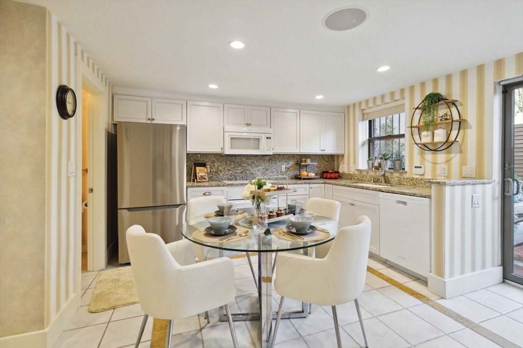 223 W Newton # 1