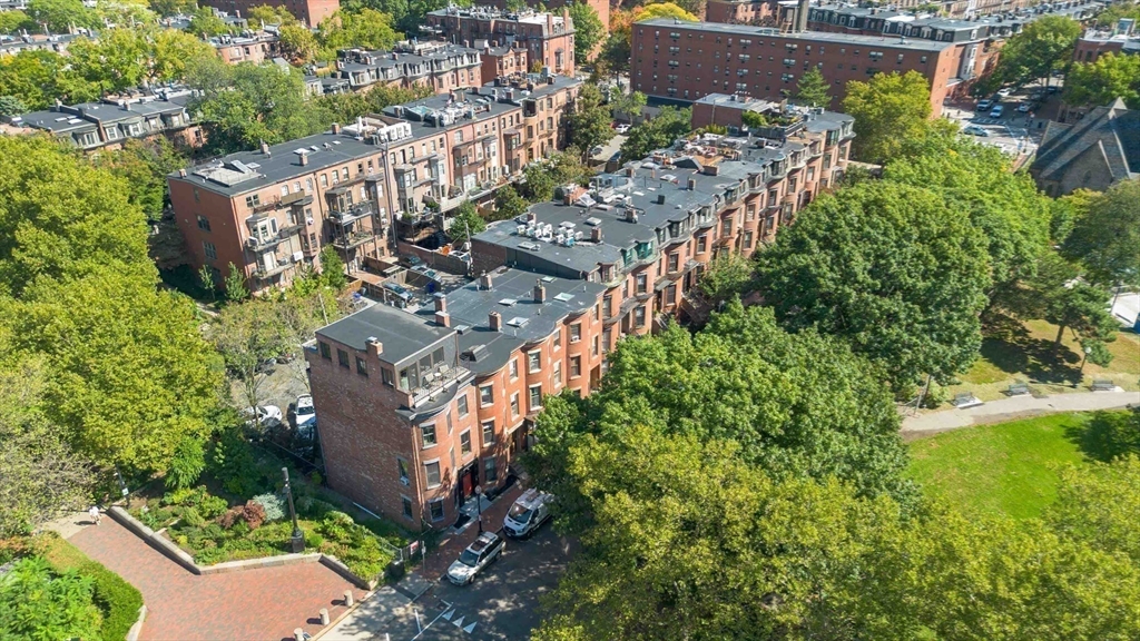 223 W Newton # 1