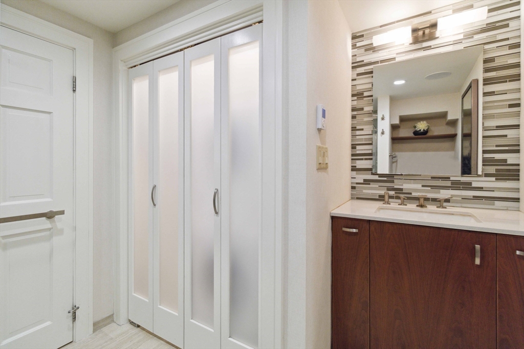 223 W Newton # 1
