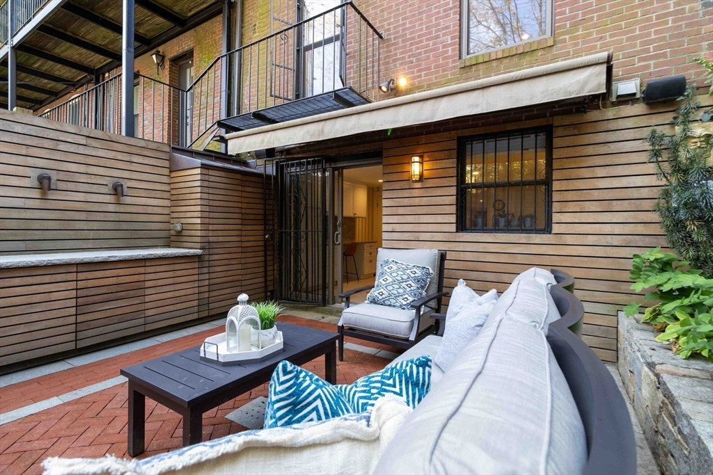 223 W Newton # 1