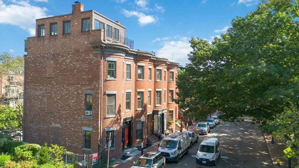 223 W Newton # 1