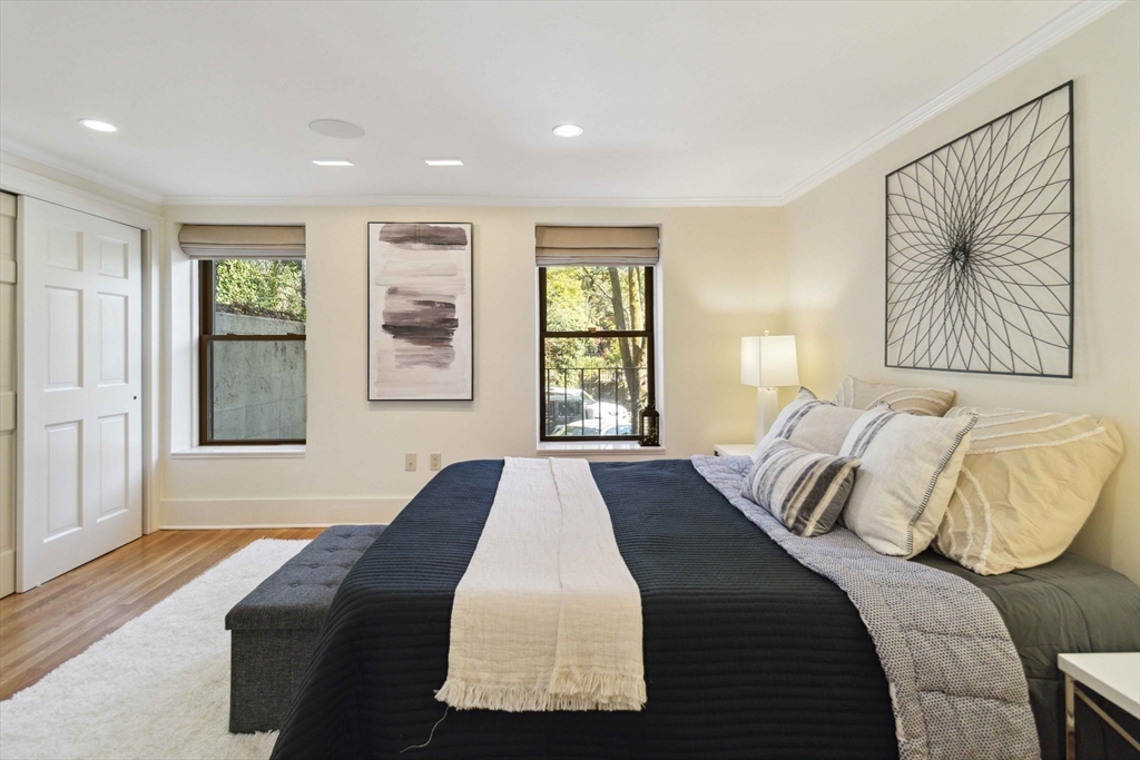 223 W Newton # 1