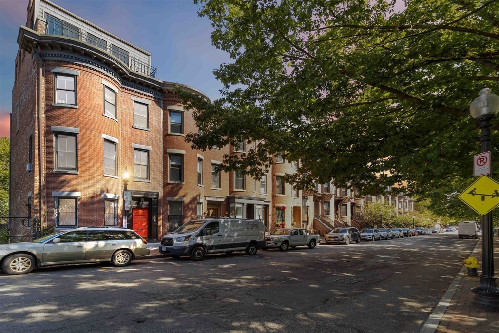 223 W Newton # 1